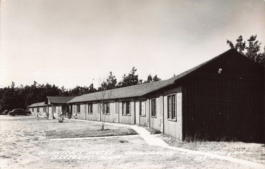 Miswicks Modern Motel - Vintage Postcard (newer photo)